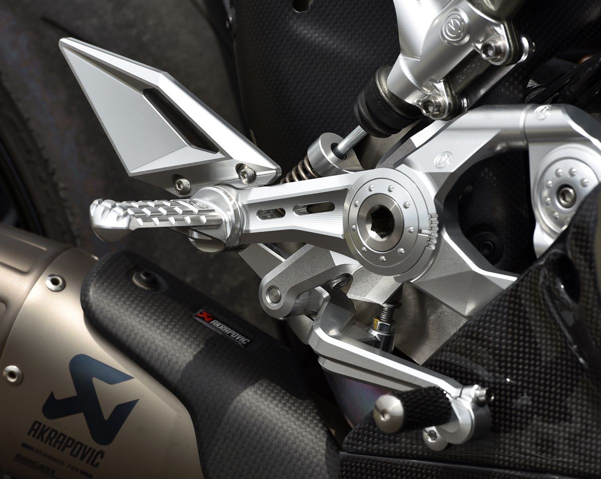 Machined from solid complete riding adjustable footpegs kit Panigale V4